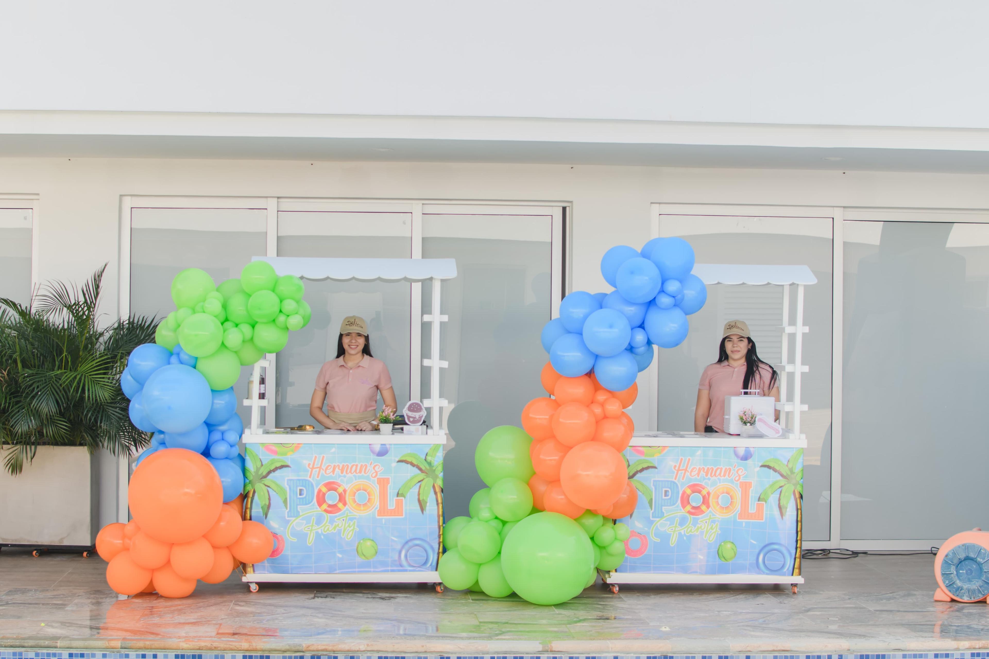 DeliEstación pool party